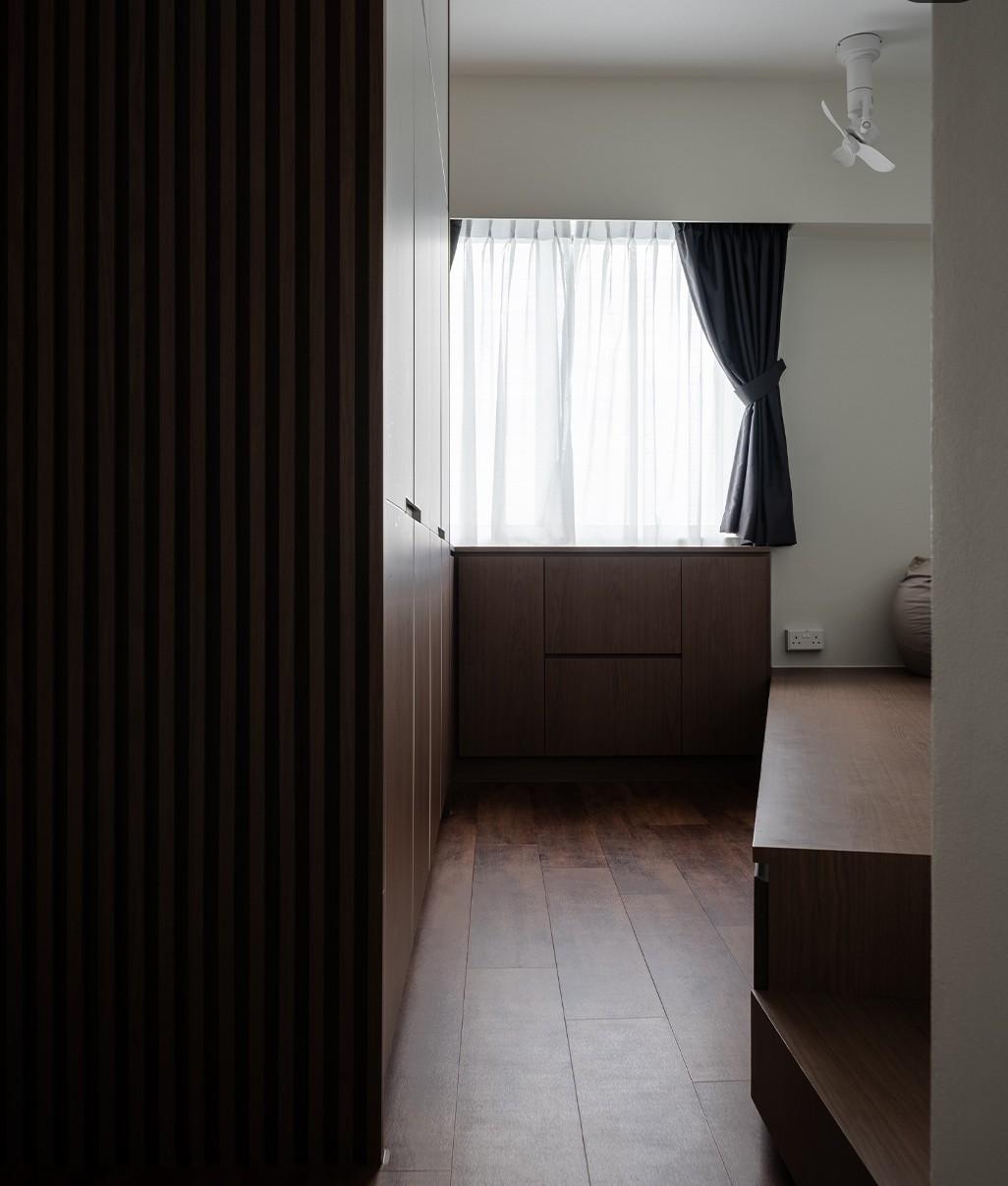 Modern Bedroom with Vinyl Flooring and Wardrobe