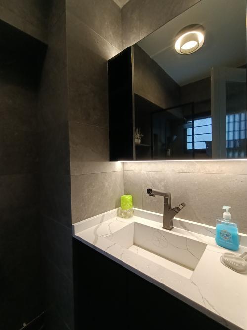 Modern Bathroom at 627 Bukit Batok Central