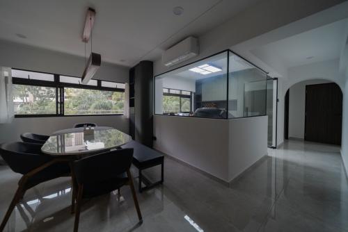 Modern Dining Room at 627 Bukit Batok Central
