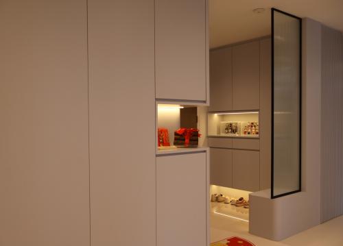 Minimalist Foyer at 125A Tengah drive