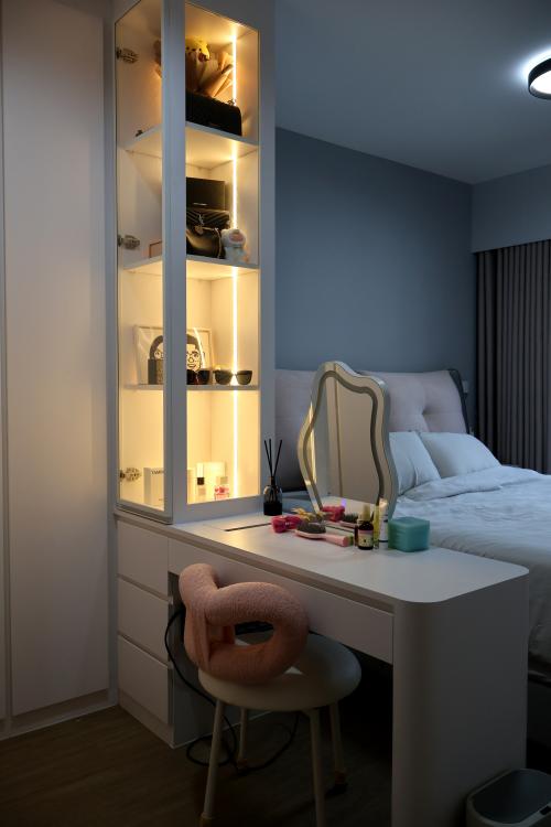 Minimalist Bedroom at 125A Tengah drive