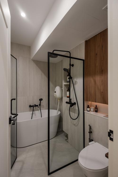 Vintage Bathroom at Ridgewood Condominium