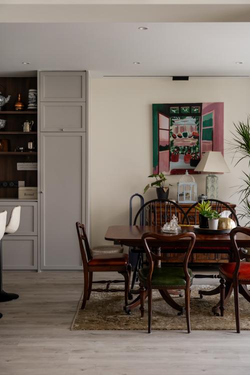 Vintage Dining Room at Ridgewood Condominium