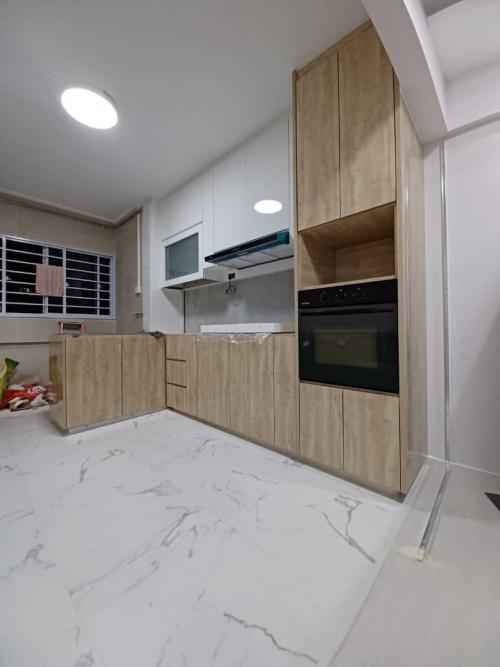 Modern Kitchen at 413 Bukit Batok Ave 4