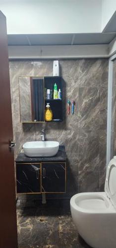 Modern Bathroom at 458 Yishun Ave 5