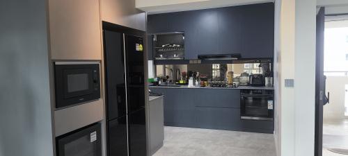 Modern Kitchen at 684B Edgefield