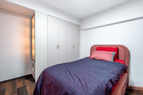 Minimalist Bedroom at 23 Dover Crescent