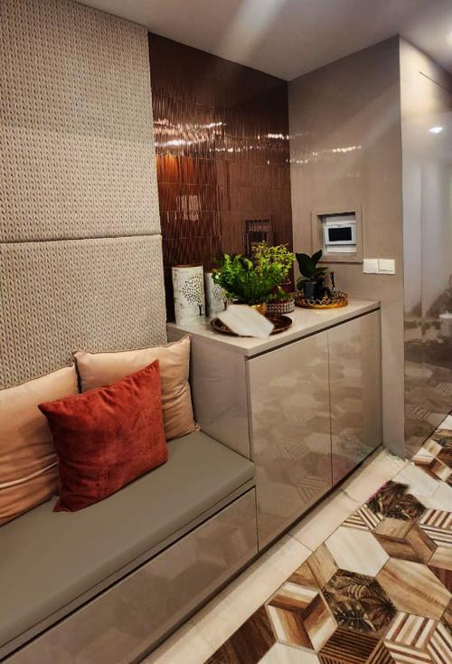 Modern Foyer at The Seafront