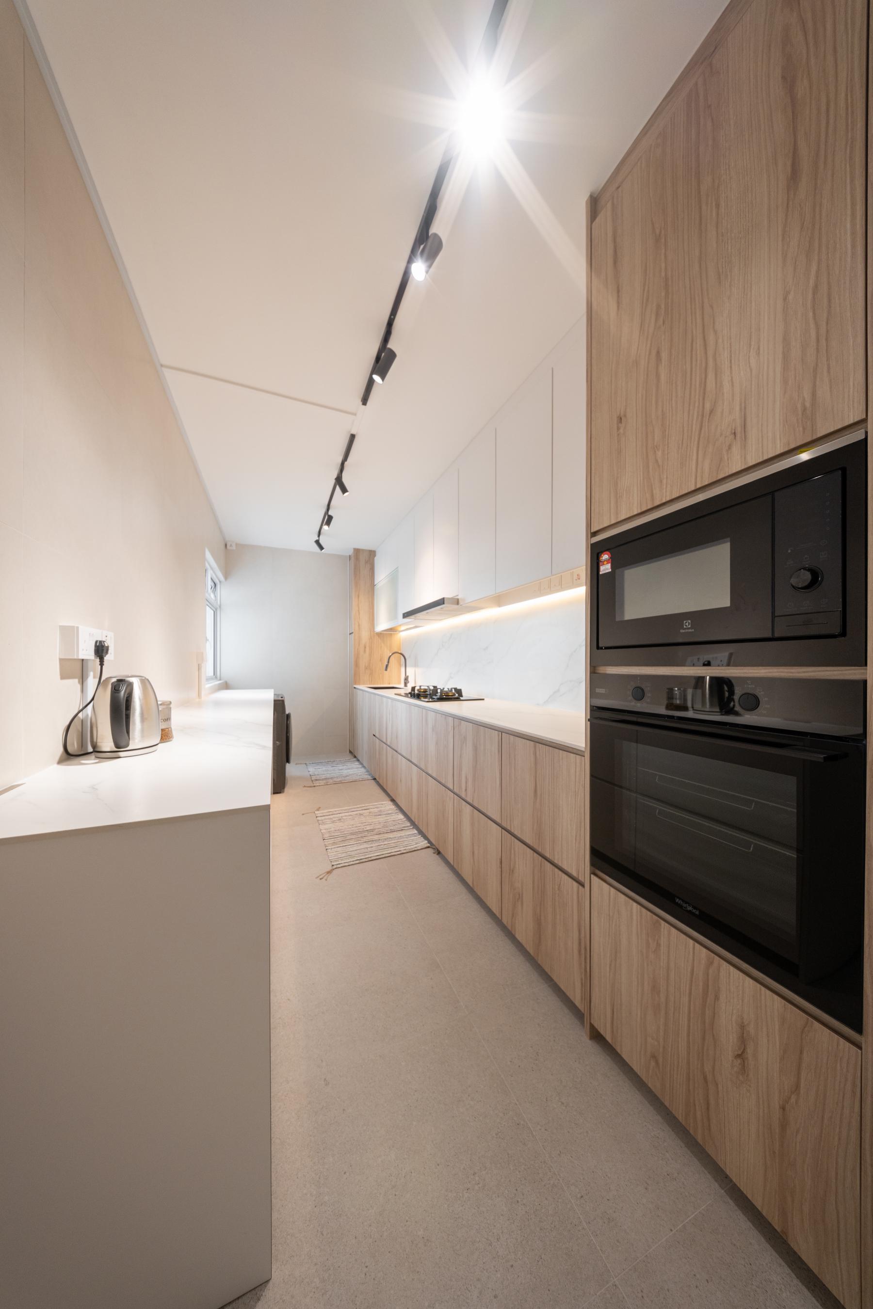 Contemporary Kitchen with Countertop and Homogeneous Tiles