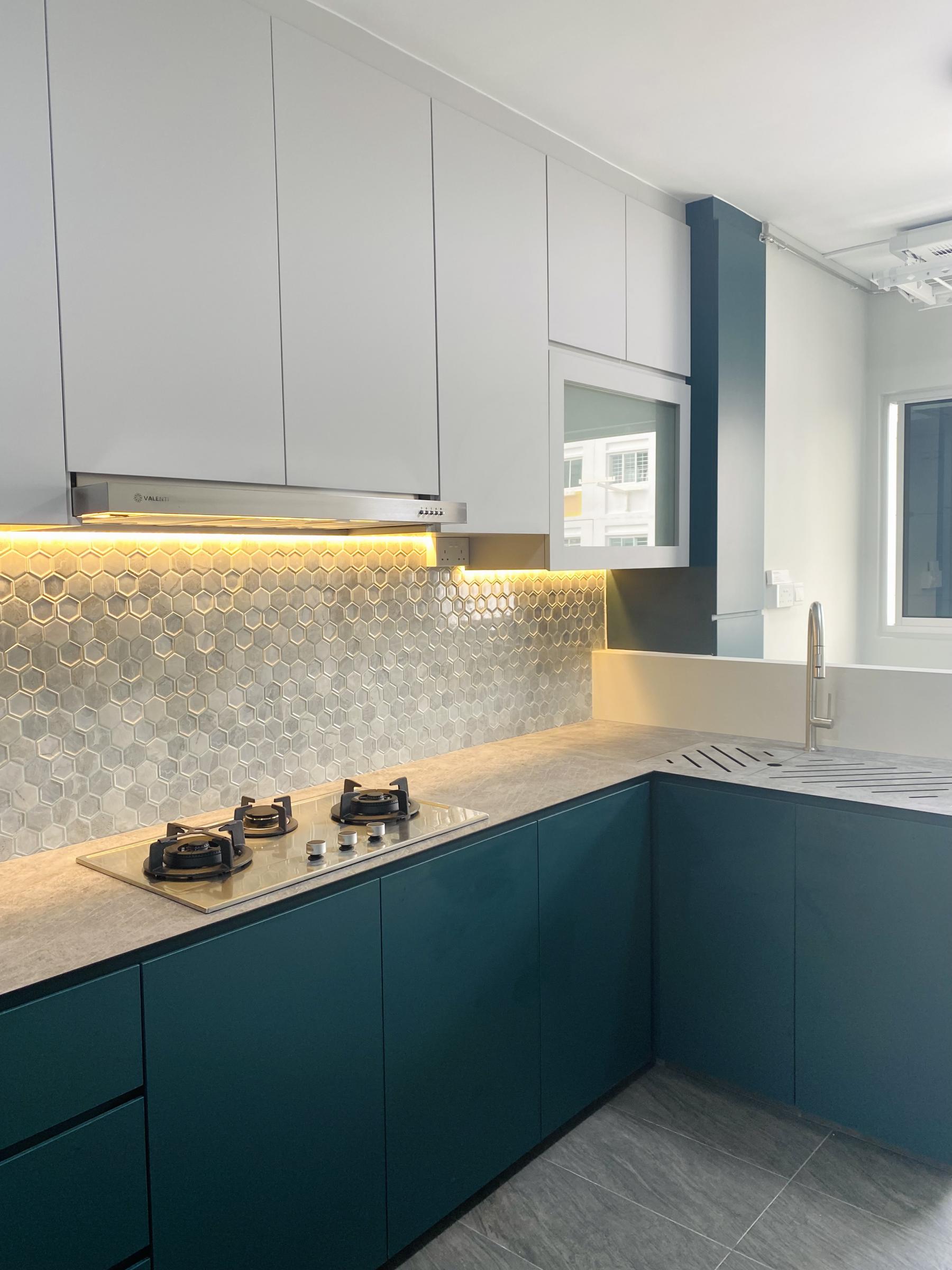 Contemporary Kitchen with Countertop and Vinyl Flooring