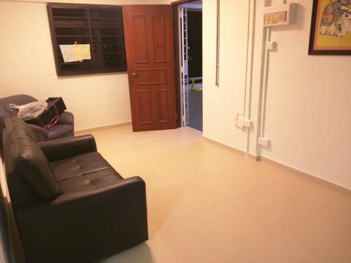 Asian Living Room at 305 Clementi Avenue 4