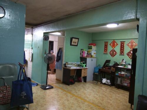Asian Living Room at 305 Clementi Avenue 4