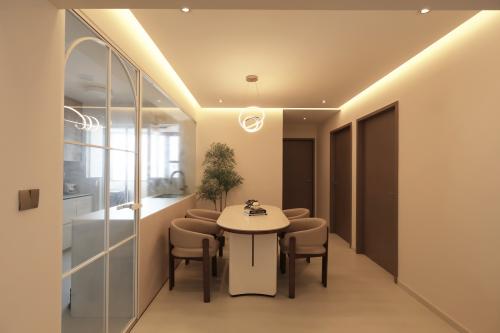 Contemporary Dining Room at 4 Room HDB @ Toa Payoh