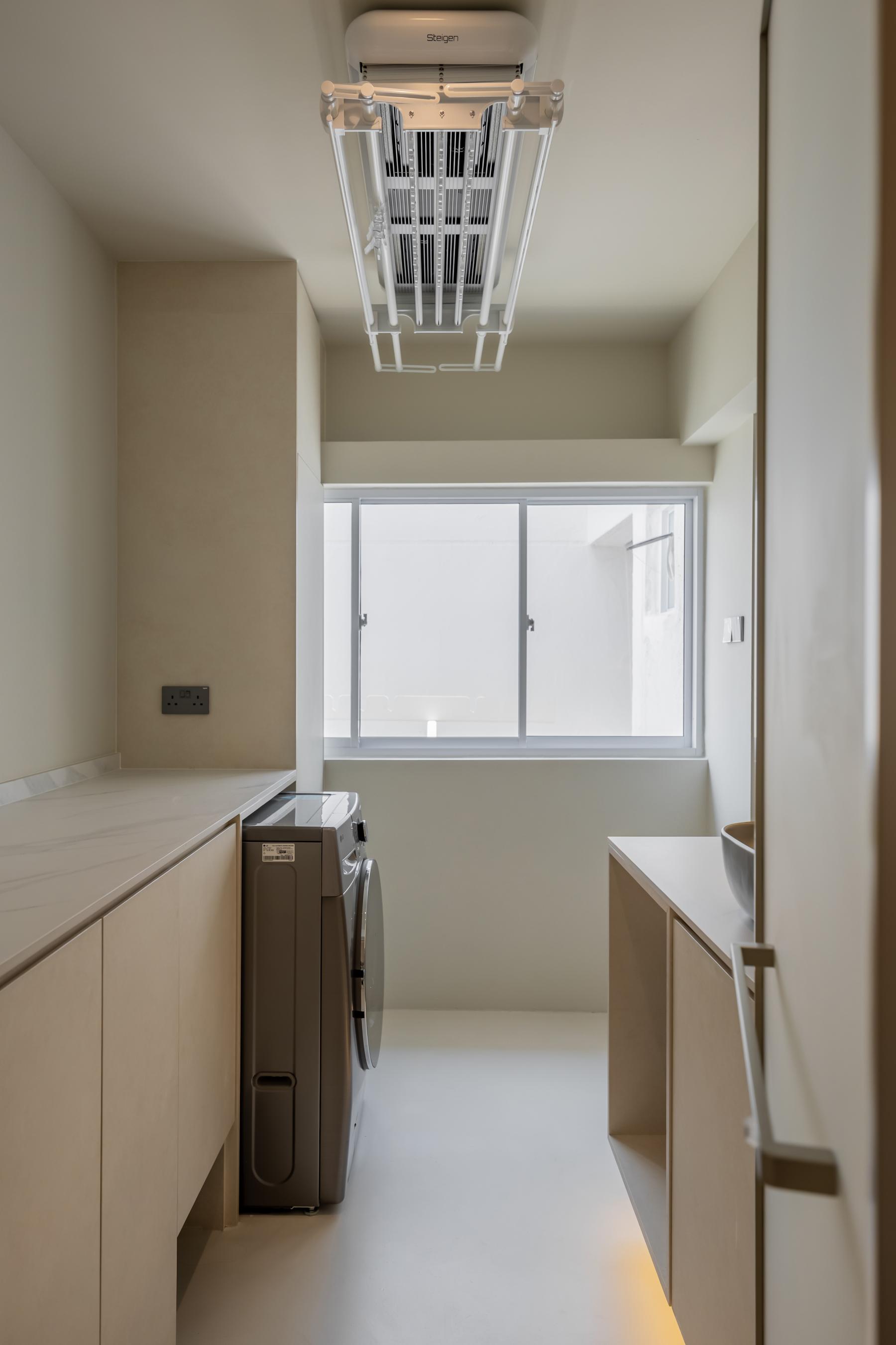 Minimalist Service Yard with Countertop and Cement Floor