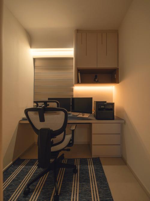 Contemporary Home Office at Waterbay