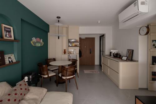Vintage Foyer at 323B Tengah Drive