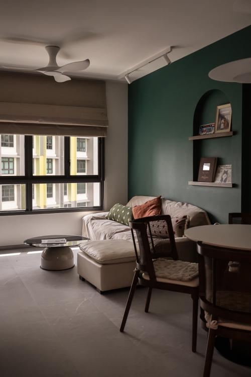 Vintage Living Room at 323B Tengah Drive