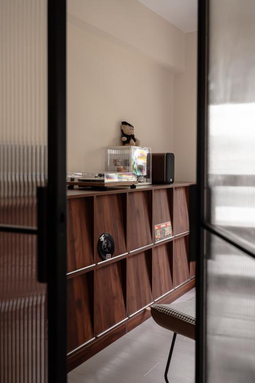 Vintage Bedroom at 323B Tengah Drive