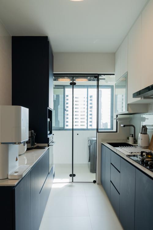 Contemporary Kitchen at 433A Northshore Dr
