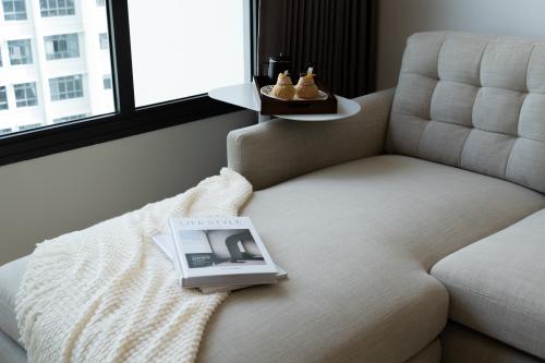 Contemporary Living Room at 433A Northshore Dr