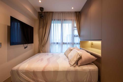 Modern Bedroom at 662A Tampines Blk