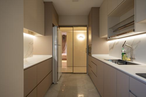 Modern Kitchen at 662A Tampines Blk