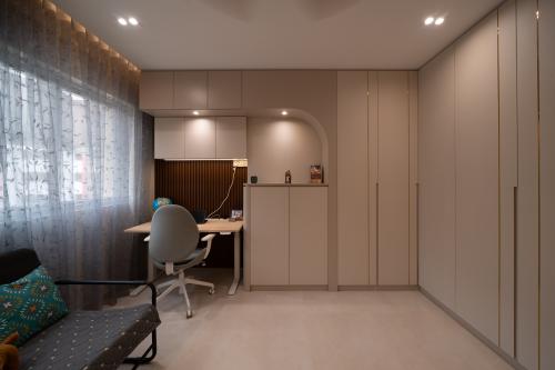 Modern Home Office at 532 Pasir Ris Drive 1