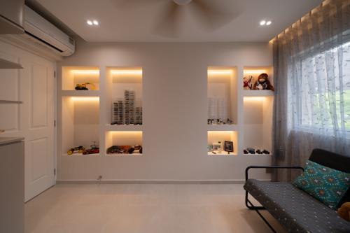 Modern Home Office at 532 Pasir Ris Drive 1