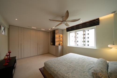 Modern Bedroom at 532 Pasir Ris Drive 1