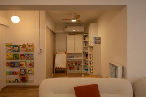 Modern Living Room at Blk 442 Sin Ming Ave