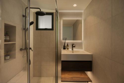 Contemporary Bathroom at Pinnacle @ Duxton II