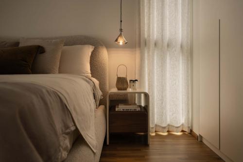 Contemporary Bedroom at Pinnacle @ Duxton II