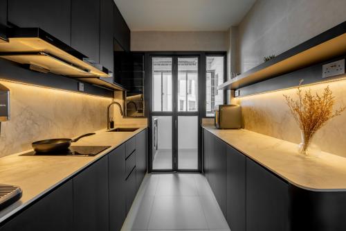 Modern Kitchen at Sengkang East Drive