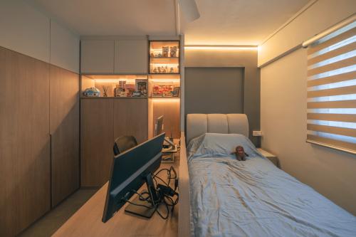 Modern Bedroom at 644 ang mo kio