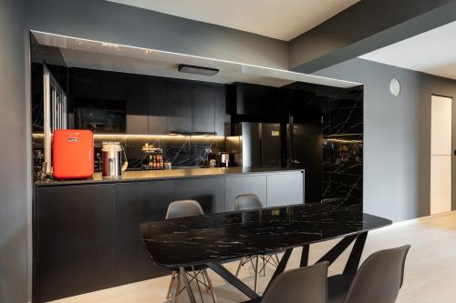 Modern Dining Room at 437A Bukit Batok