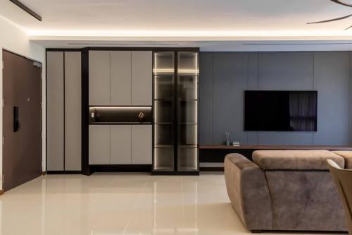 Modern Living Room at 114B Plantation Crescent