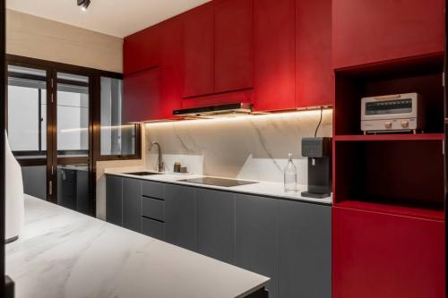 Modern Kitchen at 114B Plantation Crescent