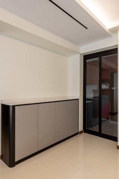 Modern Hallway at 114B Plantation Crescent