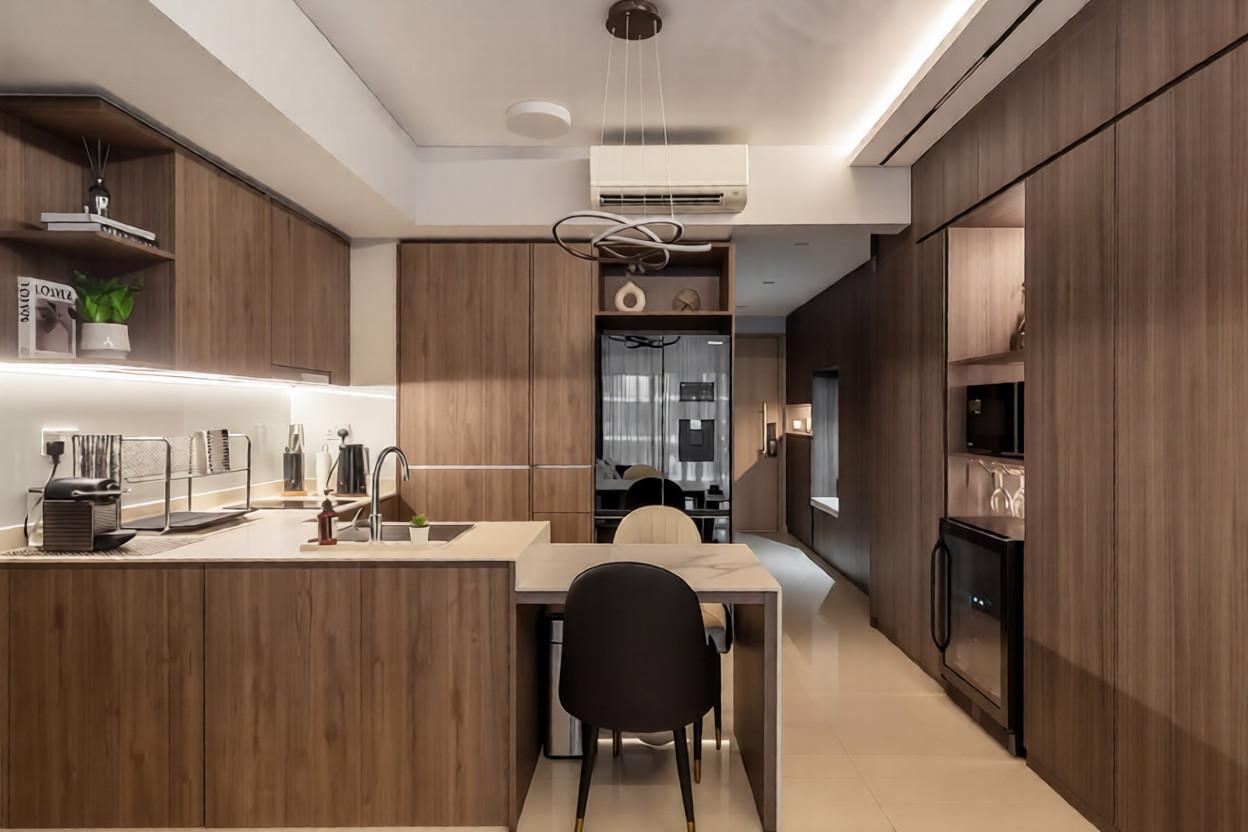 Modern Kitchen with Open Kitchen and Kitchen Accessories