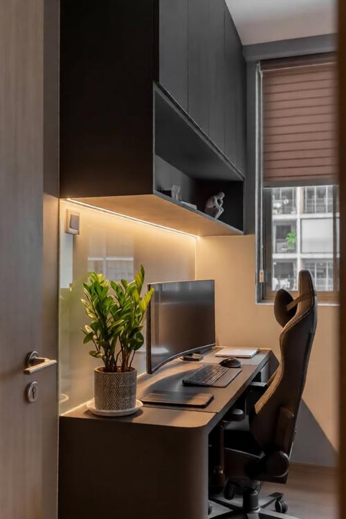 Modern Workstation at 6 Choa Chu Kang Grove