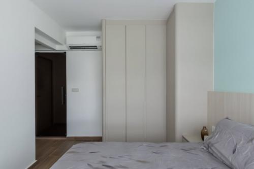 Scandinavian Bedroom at 476C Upper Serangoon View