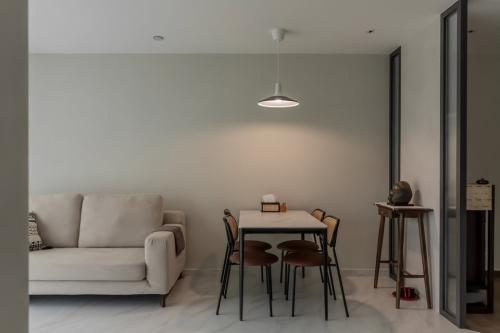 Scandinavian Dining Room at 476C Upper Serangoon View