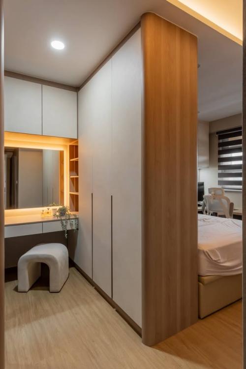 Modern Bedroom at 114A Plantation Crescent