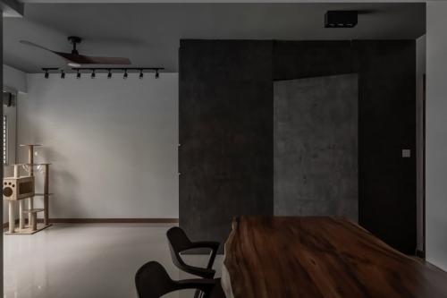 Contemporary Entryway at 357C Ubi Road 3