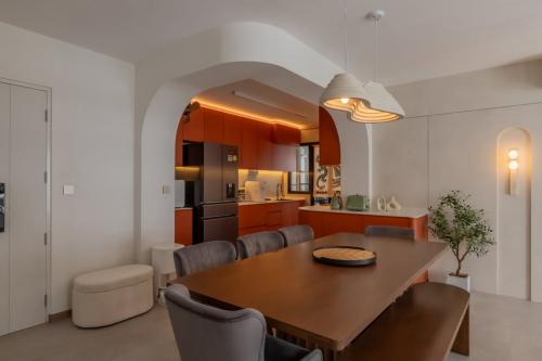 Modern Dining Room at 466A Fernvale Road