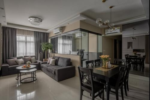 Modern Dining Room at 175A Sengkang East Drive