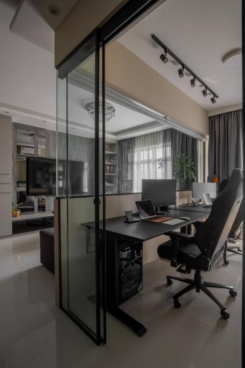 Modern Home Office at 175A Sengkang East Drive