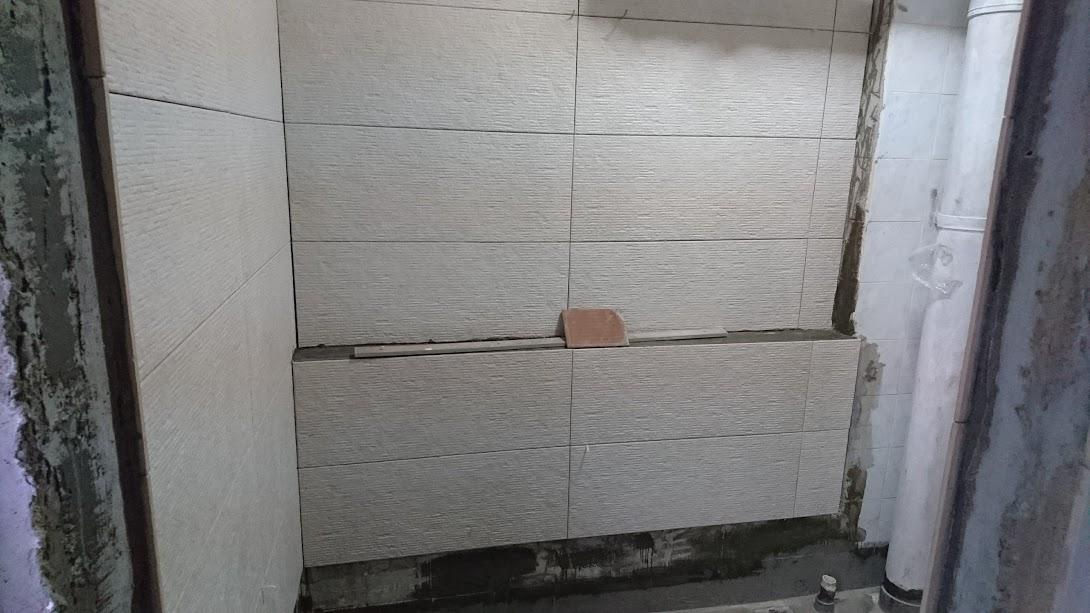 Asian Bathroom with Vinyl Flooring and Homogeneous Tiles