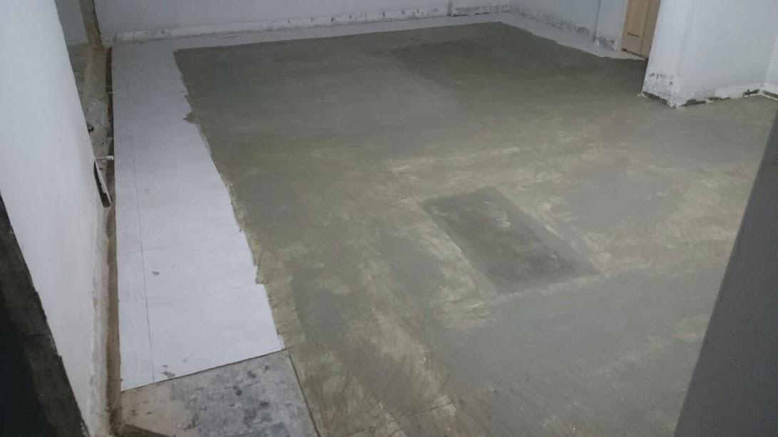 Asian Living Room with Countertop and Vinyl Flooring
