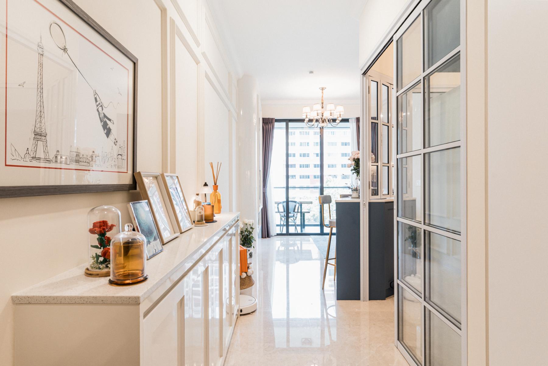 Modern Entryway with Seating Bench and Shoe Rack